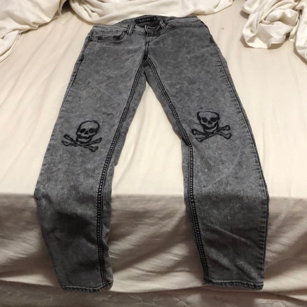 Blackheart Skull embroidered jeans
